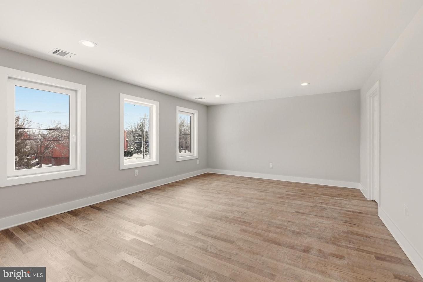 237 A Main S #a Property Photo 16