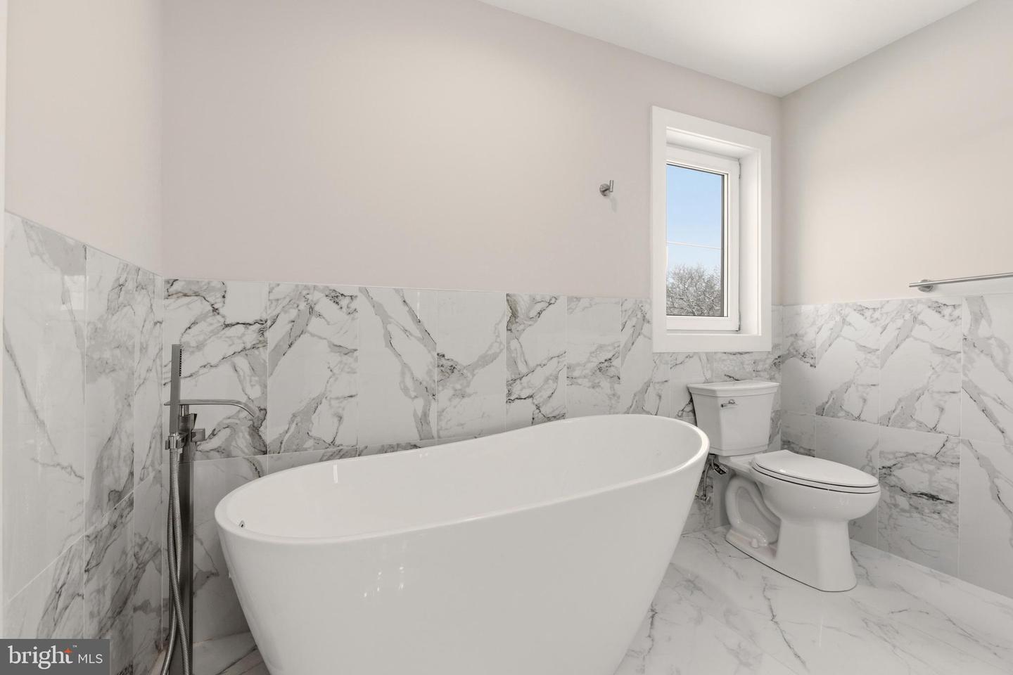 237 A Main S #a Property Photo 18