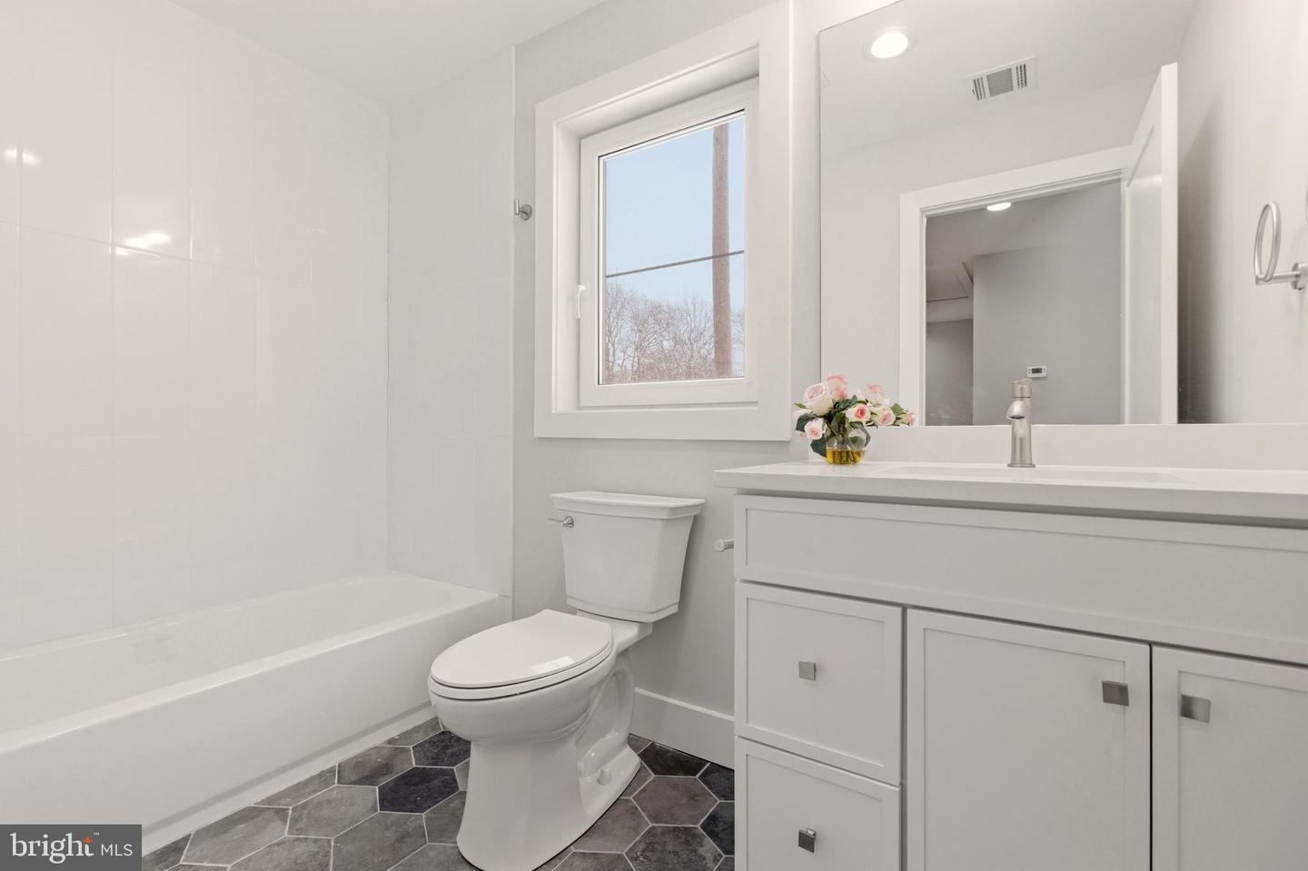 237 A Main S #a Property Photo 21