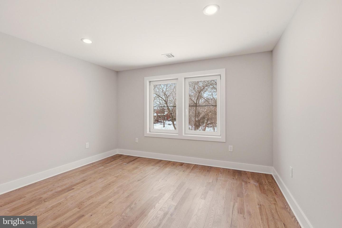 237 A Main S #a Property Photo 22