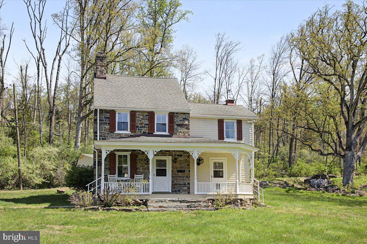 2308 Daniel Bray Hwy Property Photo 1