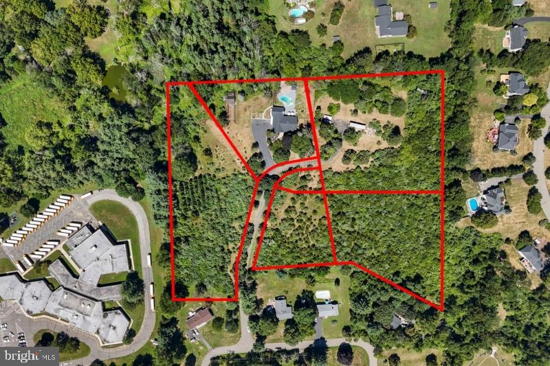 2 Rossi Dr Property Photo 3