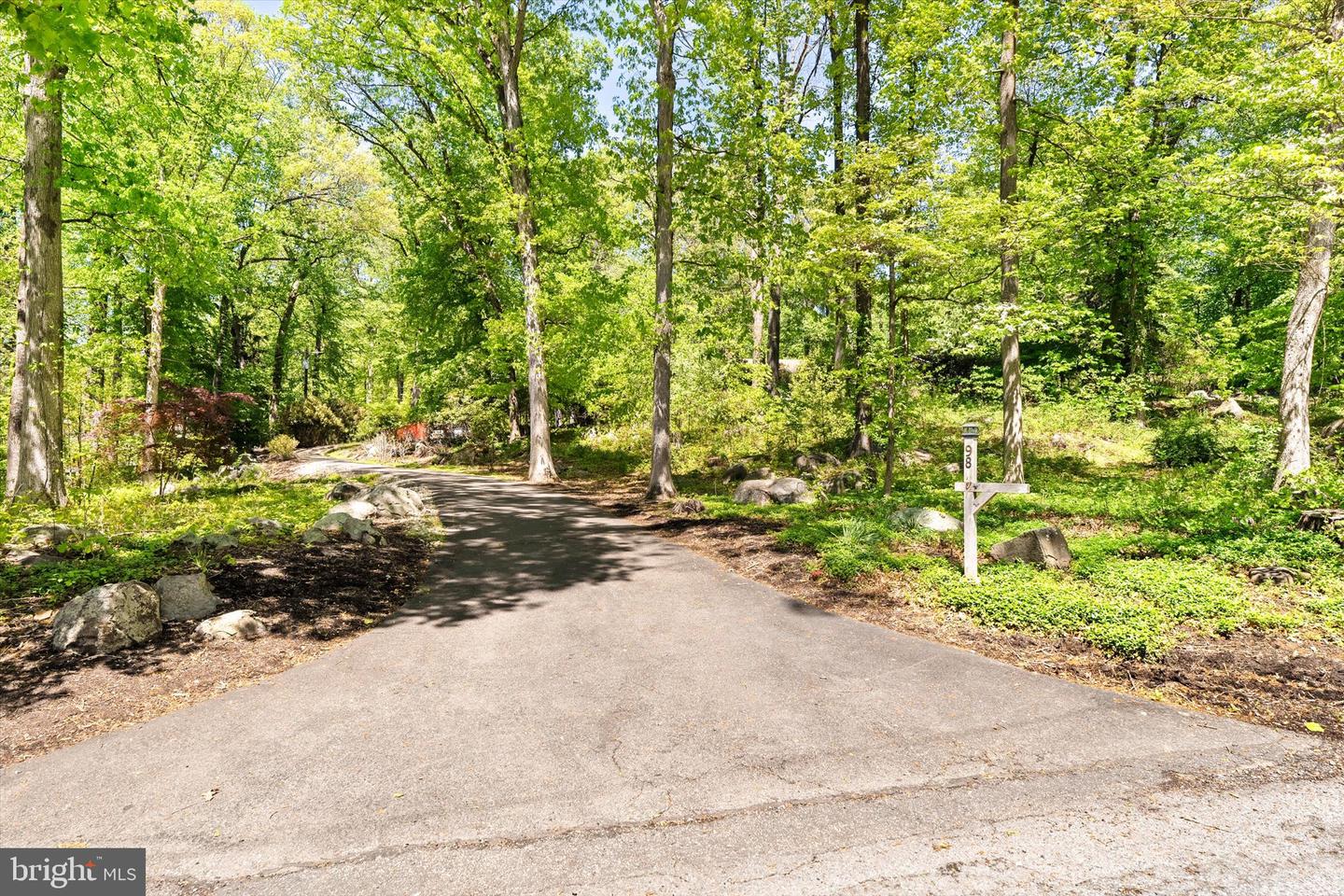 98 Snydertown Rd Property Photo 4