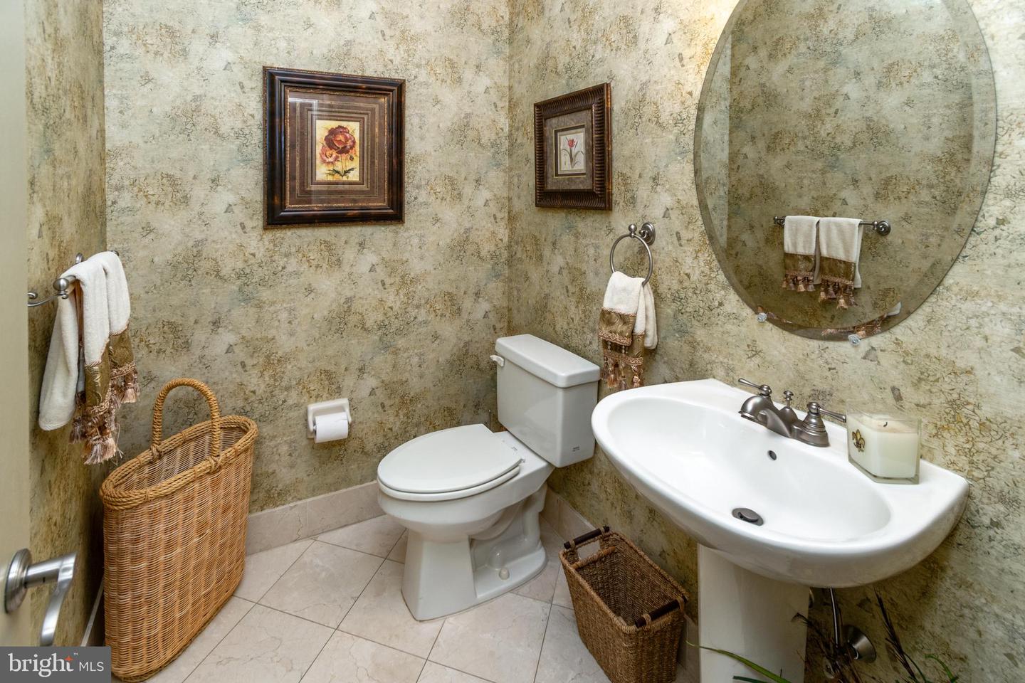 301 Holcombe Way Property Photo 23