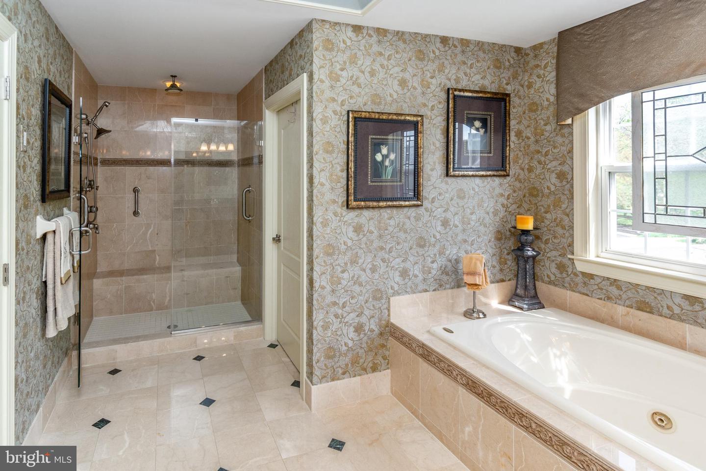 301 Holcombe Way Property Photo 32