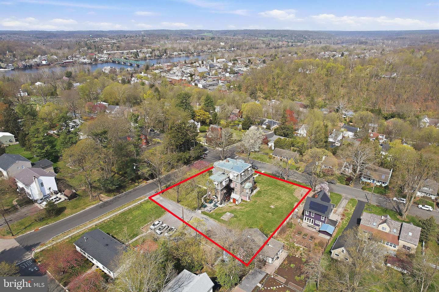 47 Lincoln Ave Property Photo 12