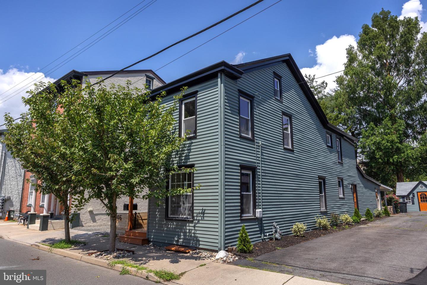46 Delevan St Property Photo 1