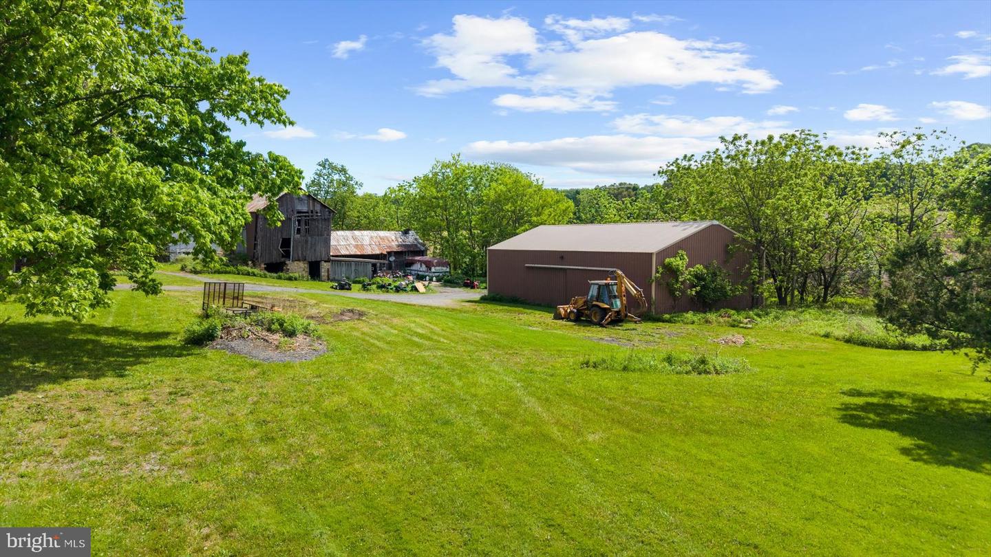 441 Pittstown Rd Property Photo 2