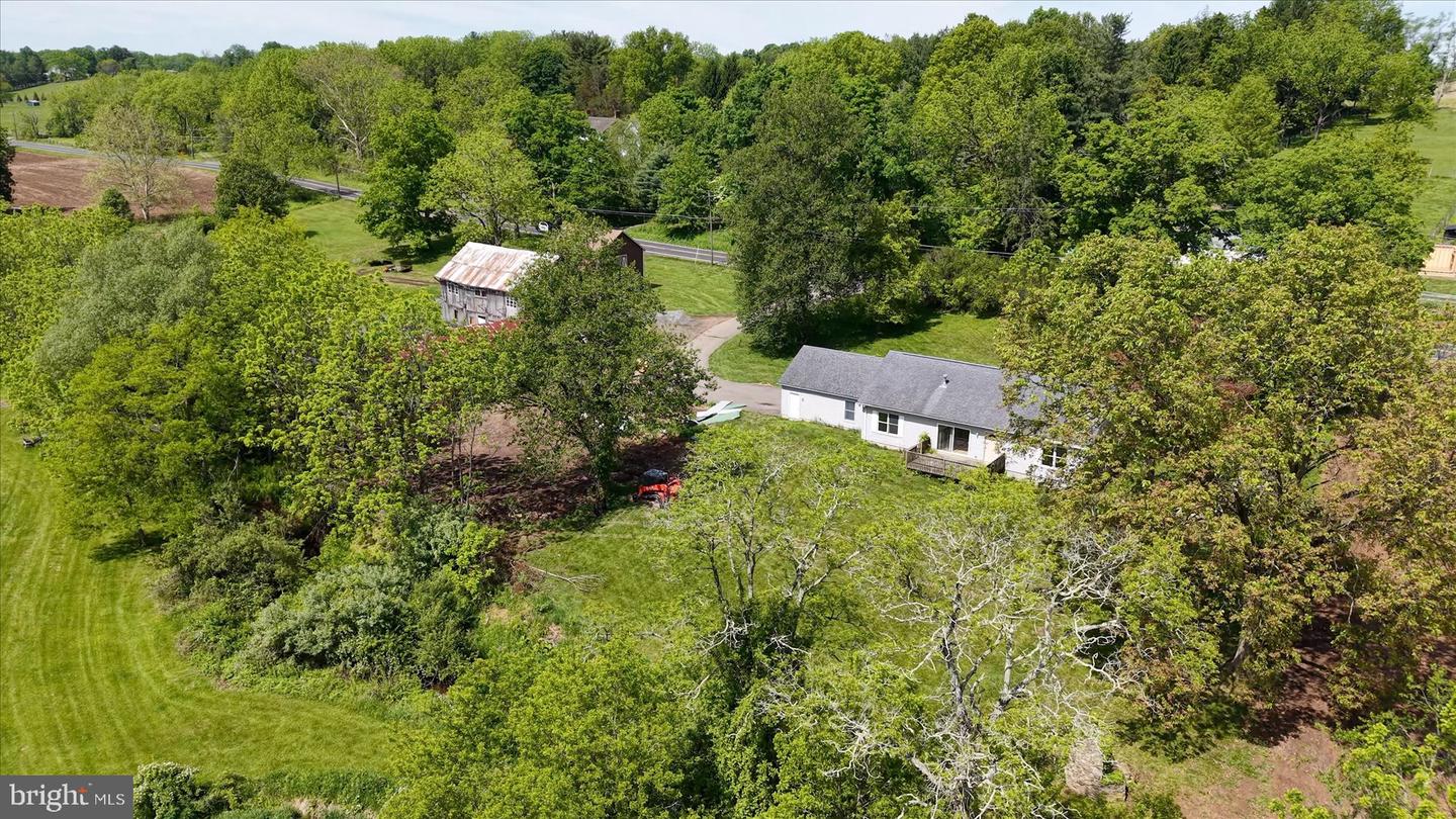 441 Pittstown Rd Property Photo 12