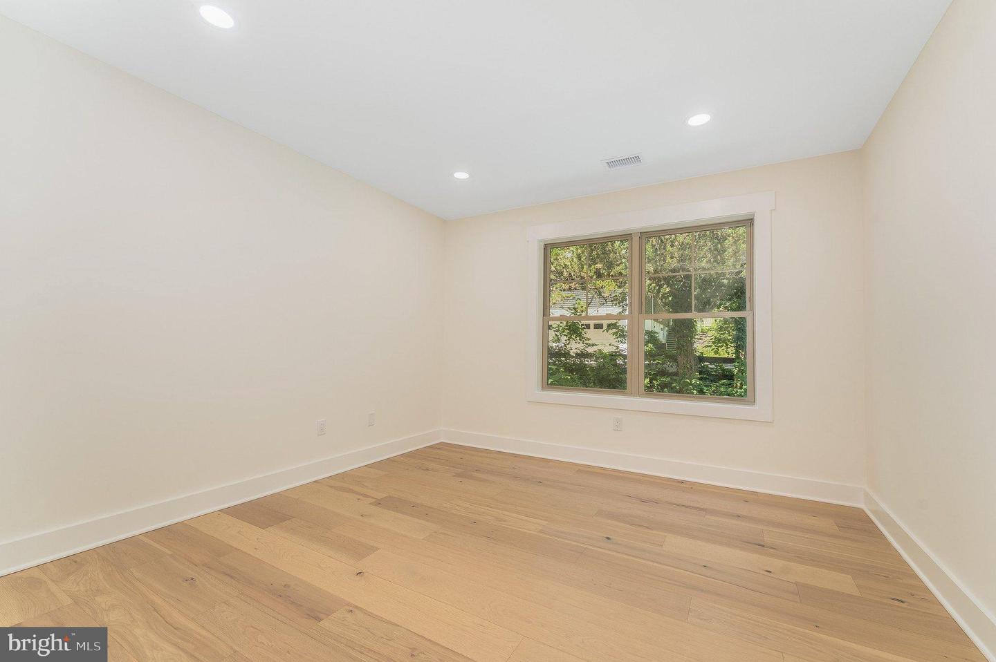 8 Church Street Property Photo 24