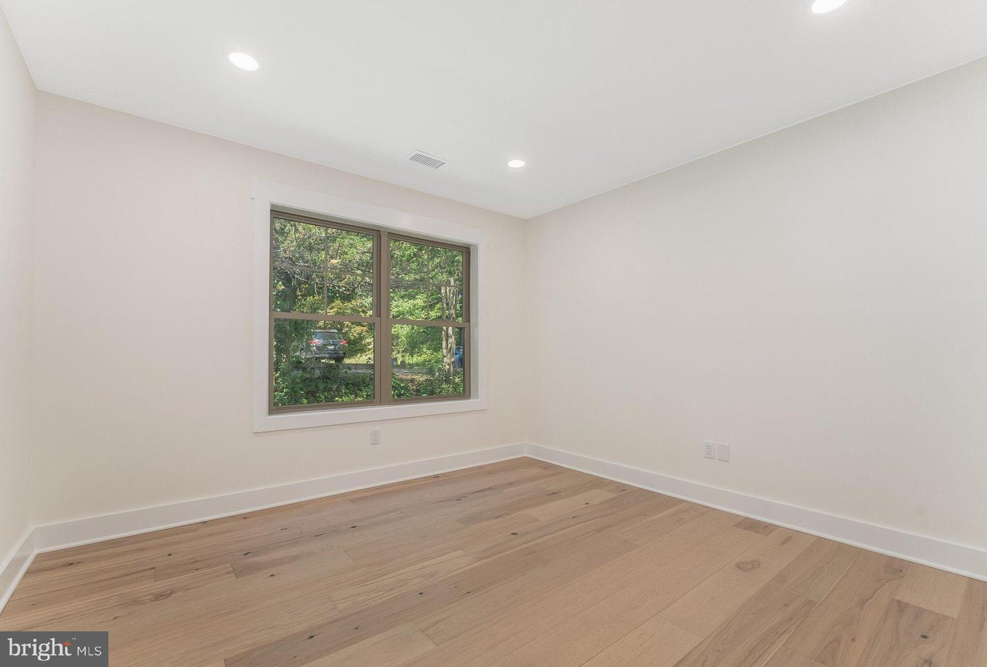 8 Church Street Property Photo 25