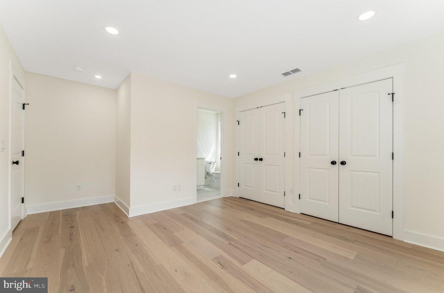 8 Church Street Property Photo 34
