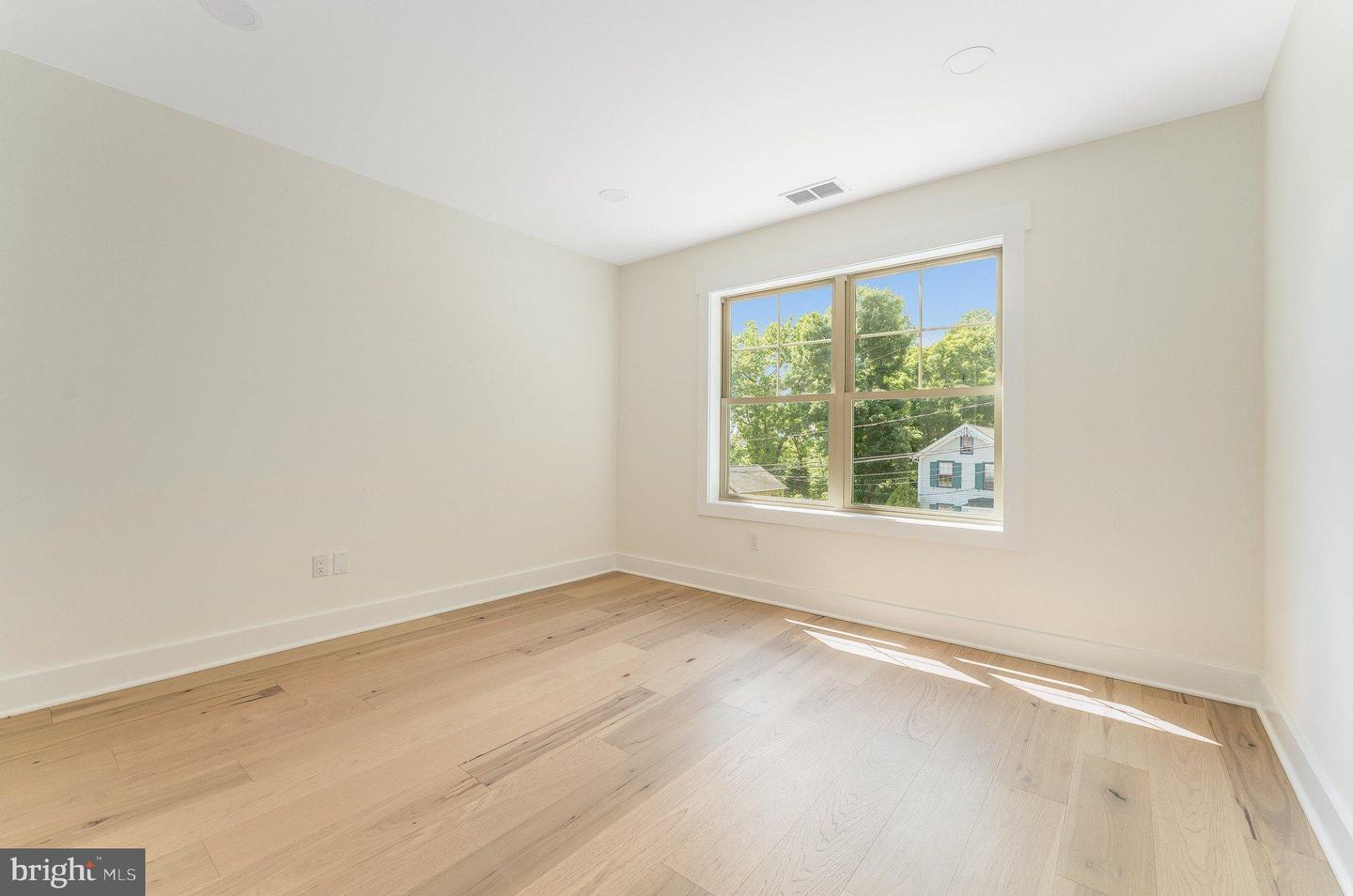 8 Church Street Property Photo 38