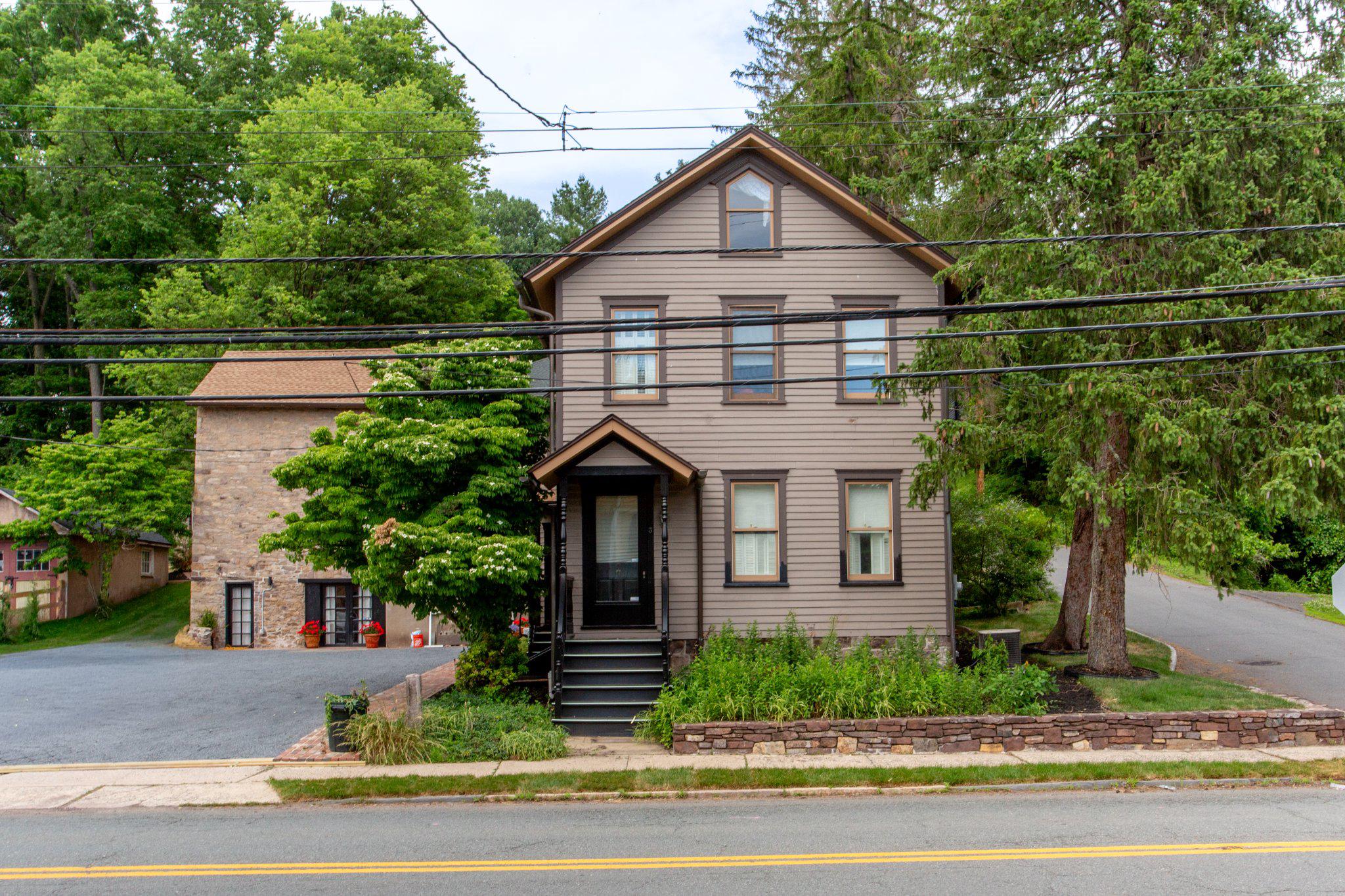 3 S Main St Property Photo 1
