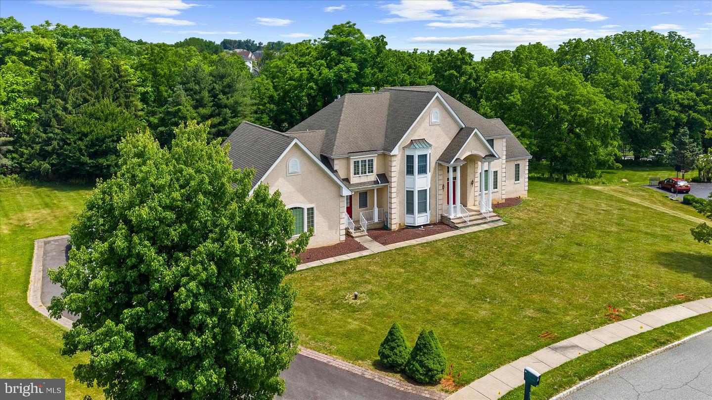 12 Manchur Ct Property Photo 3