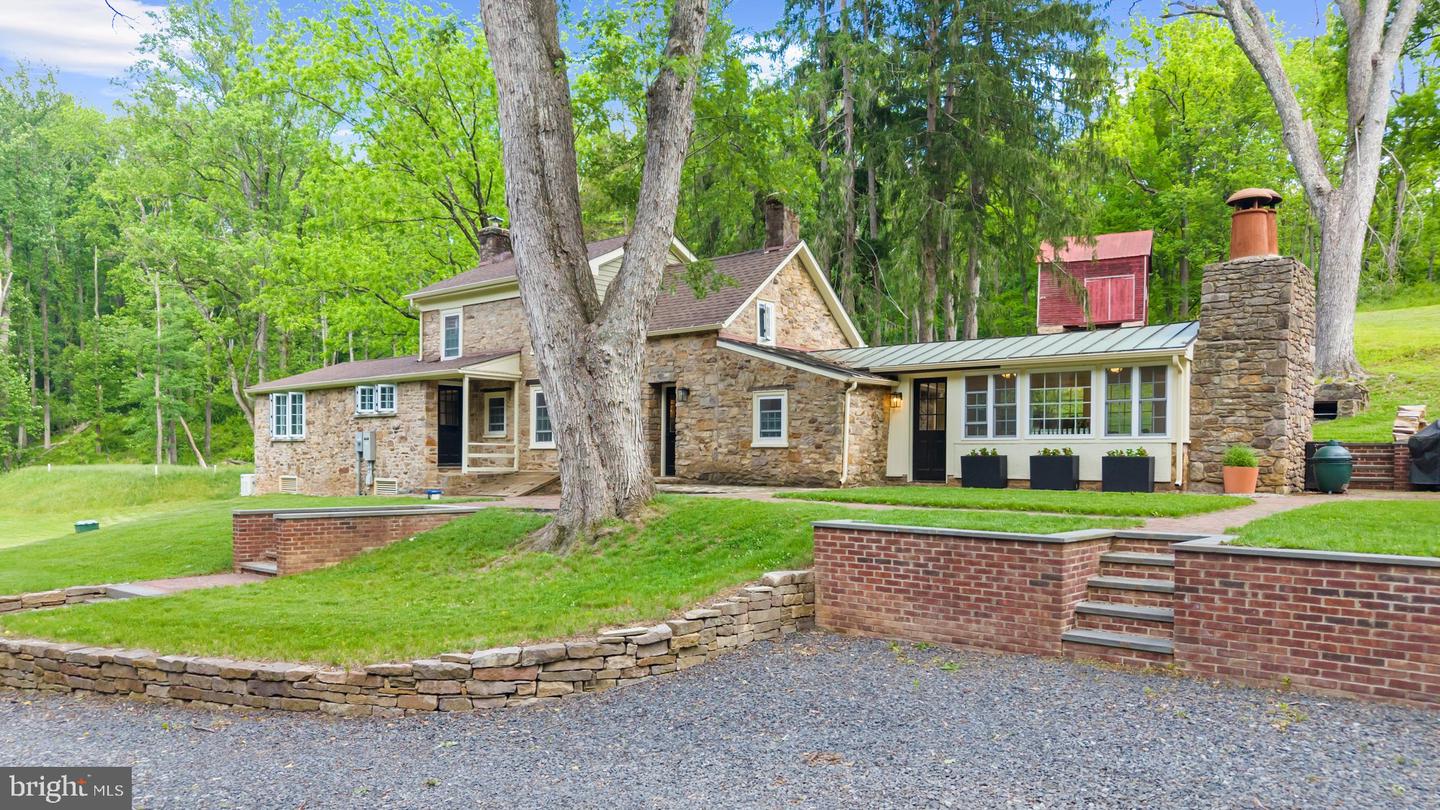 37 Brookville Hollow Rd Property Photo 1