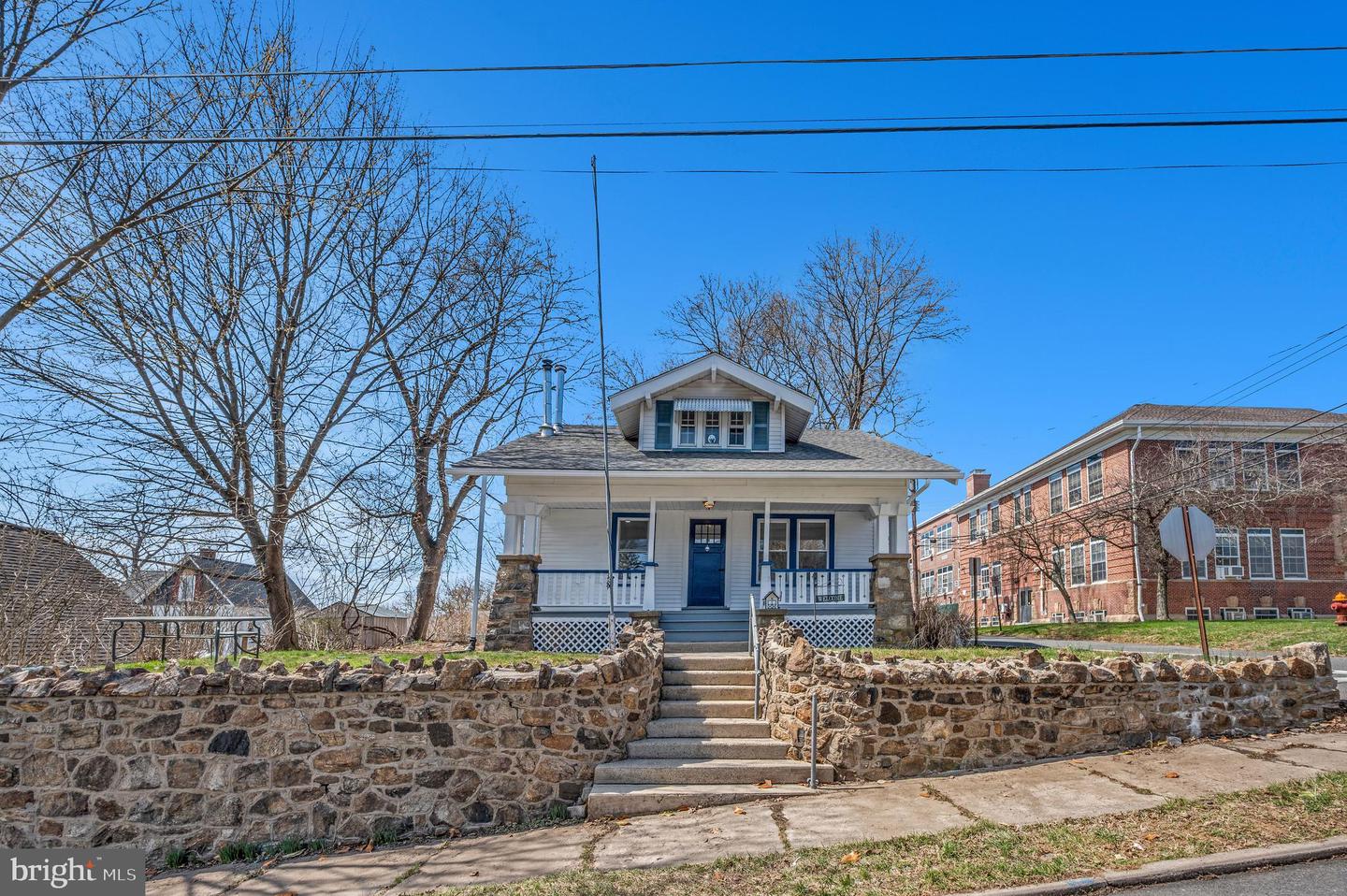52 THOMAS ST