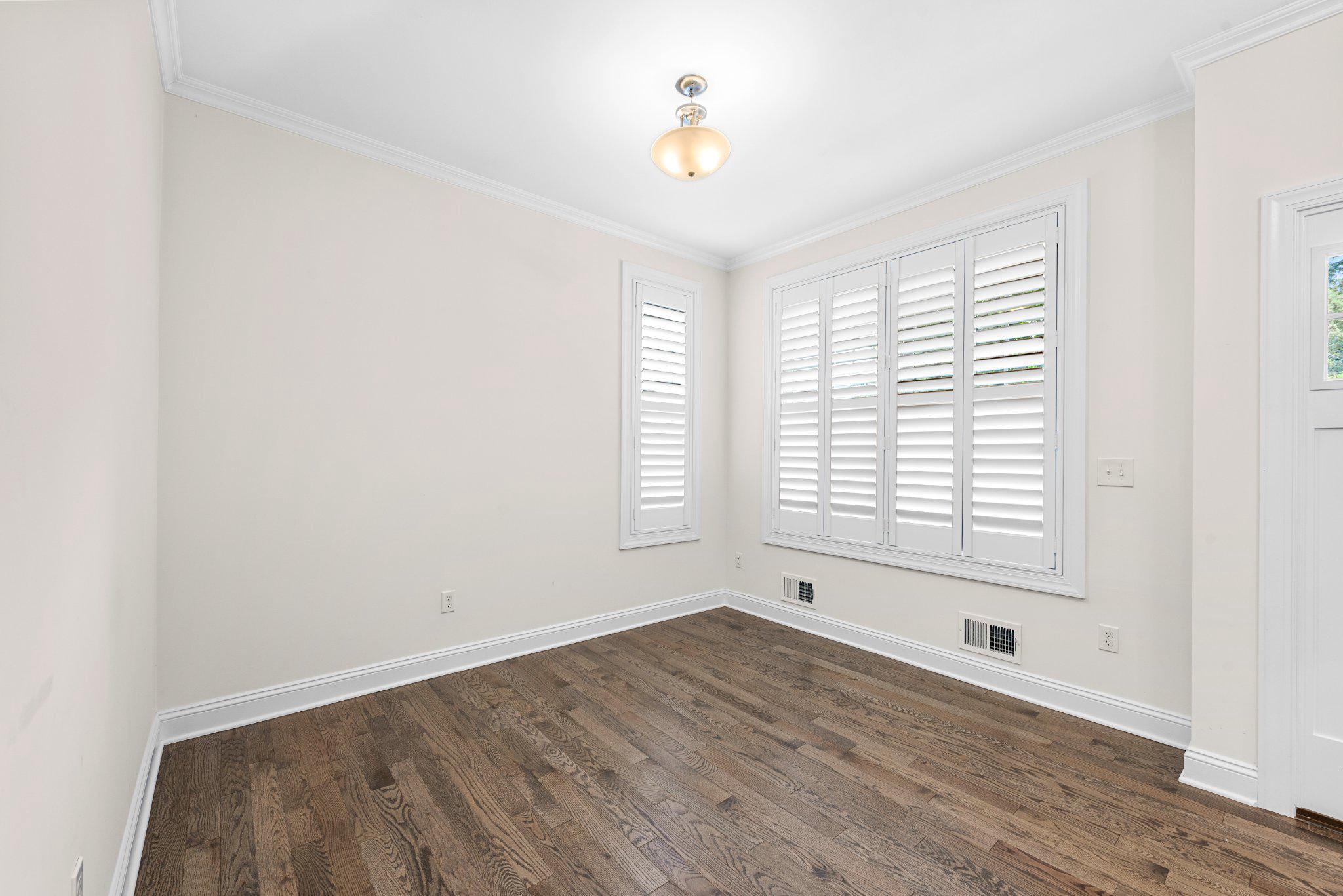 5 8th St Property Photo 15