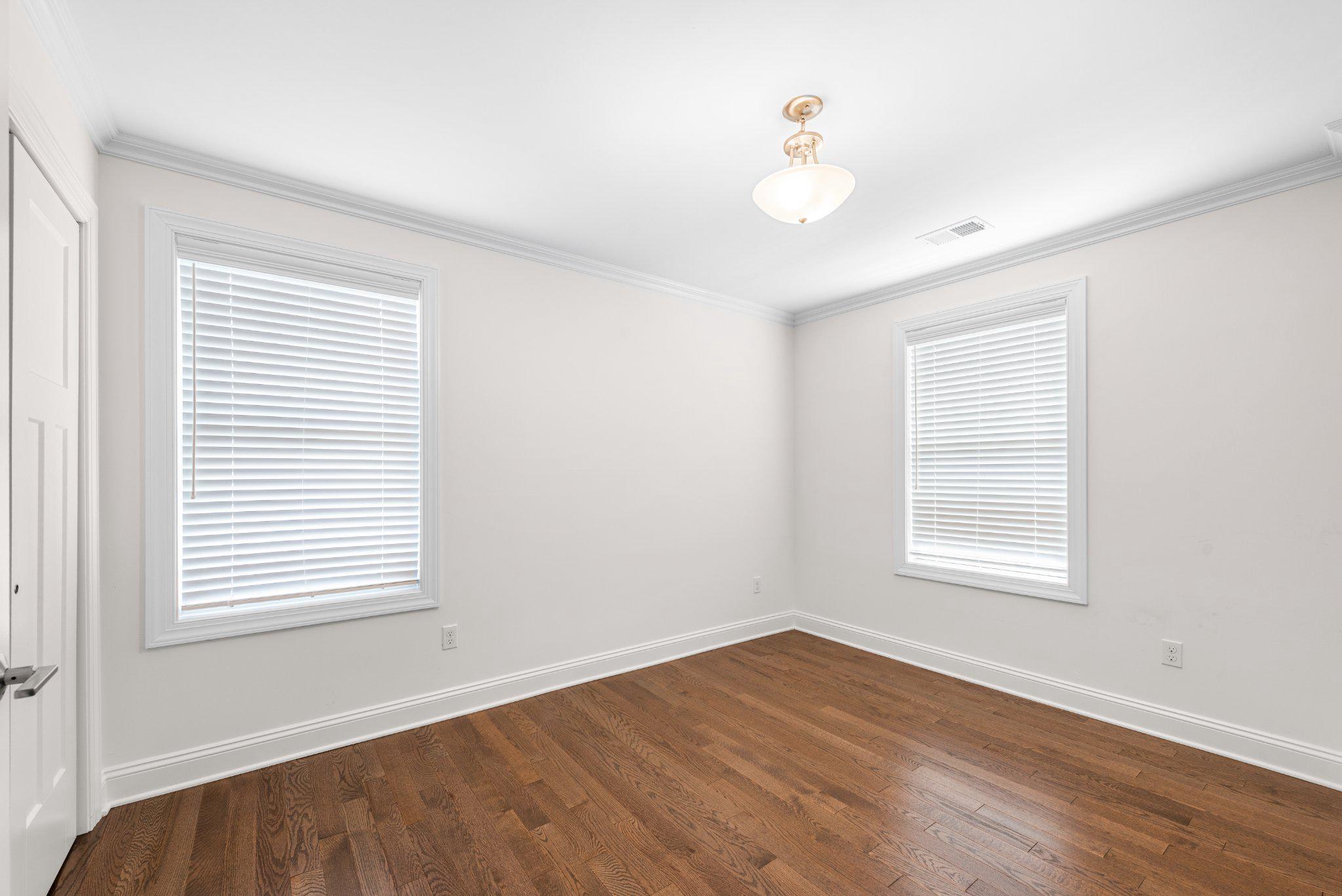 5 8th St Property Photo 23