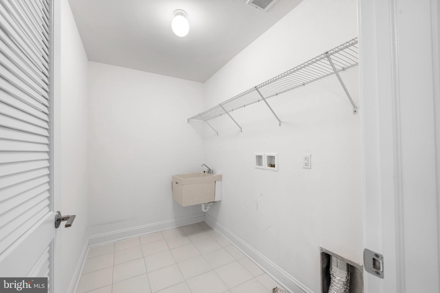 5 8th St Property Photo 31