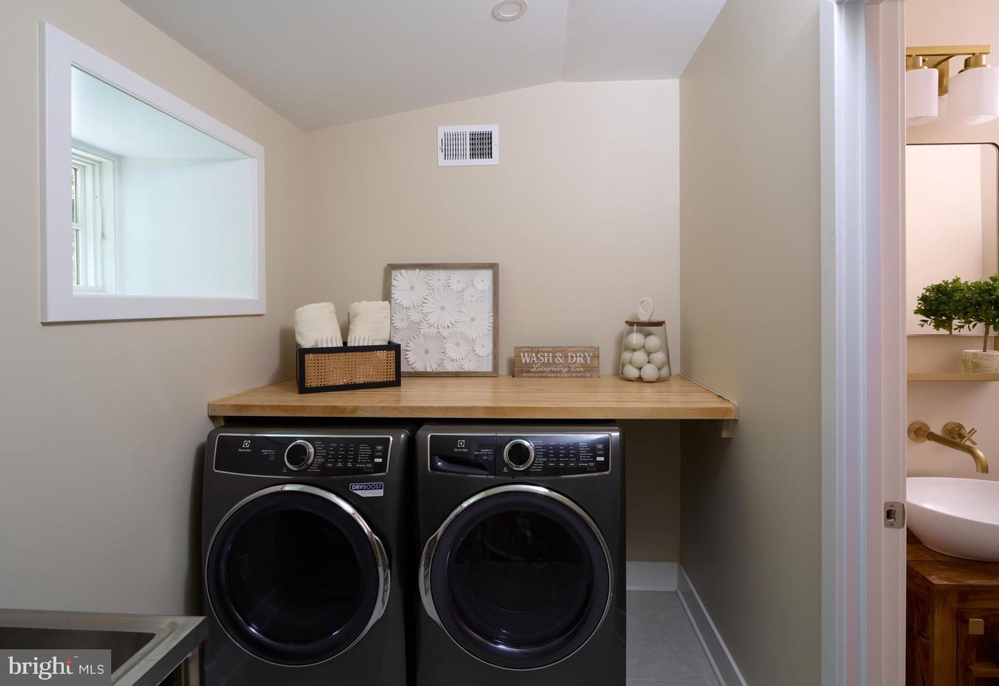 30 N Franklin St Property Photo 12