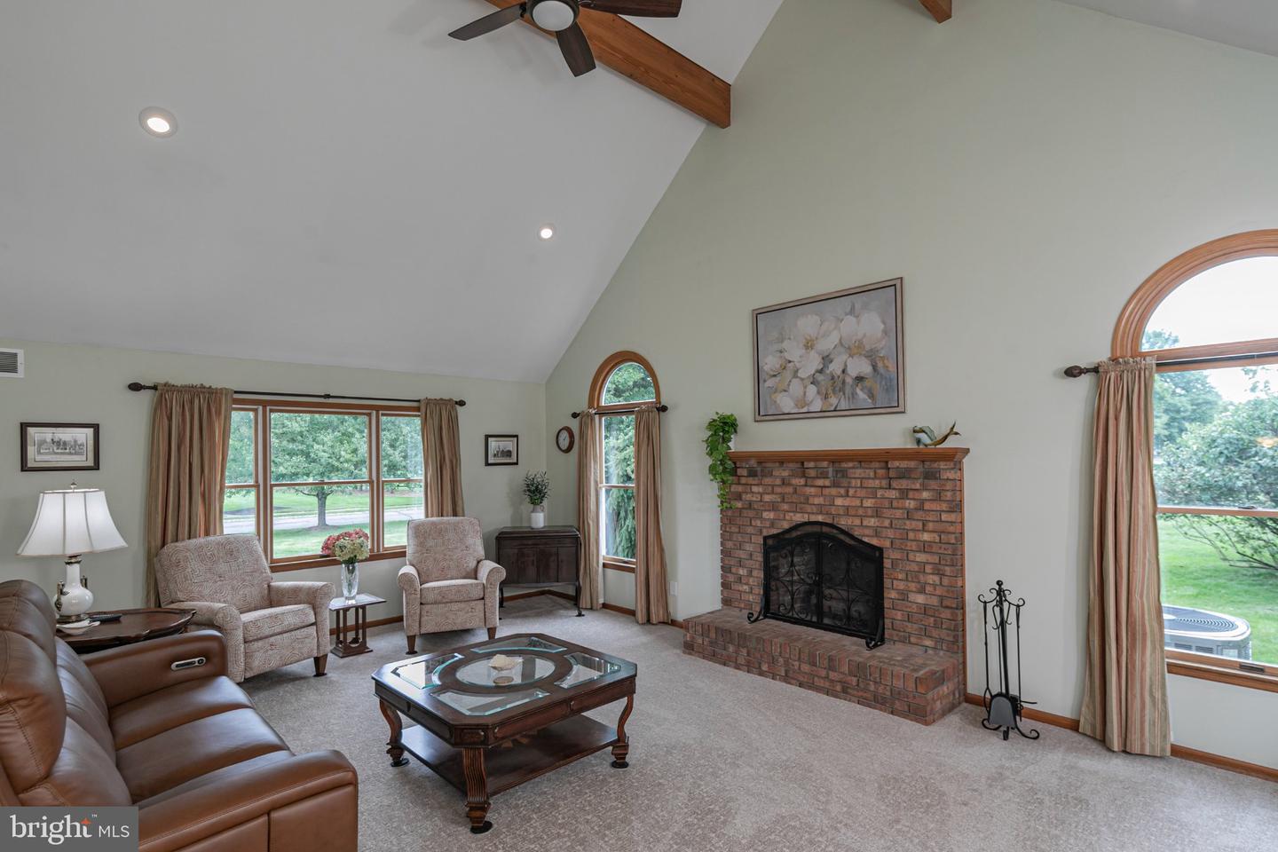 9 Summershade Ln Property Photo 16