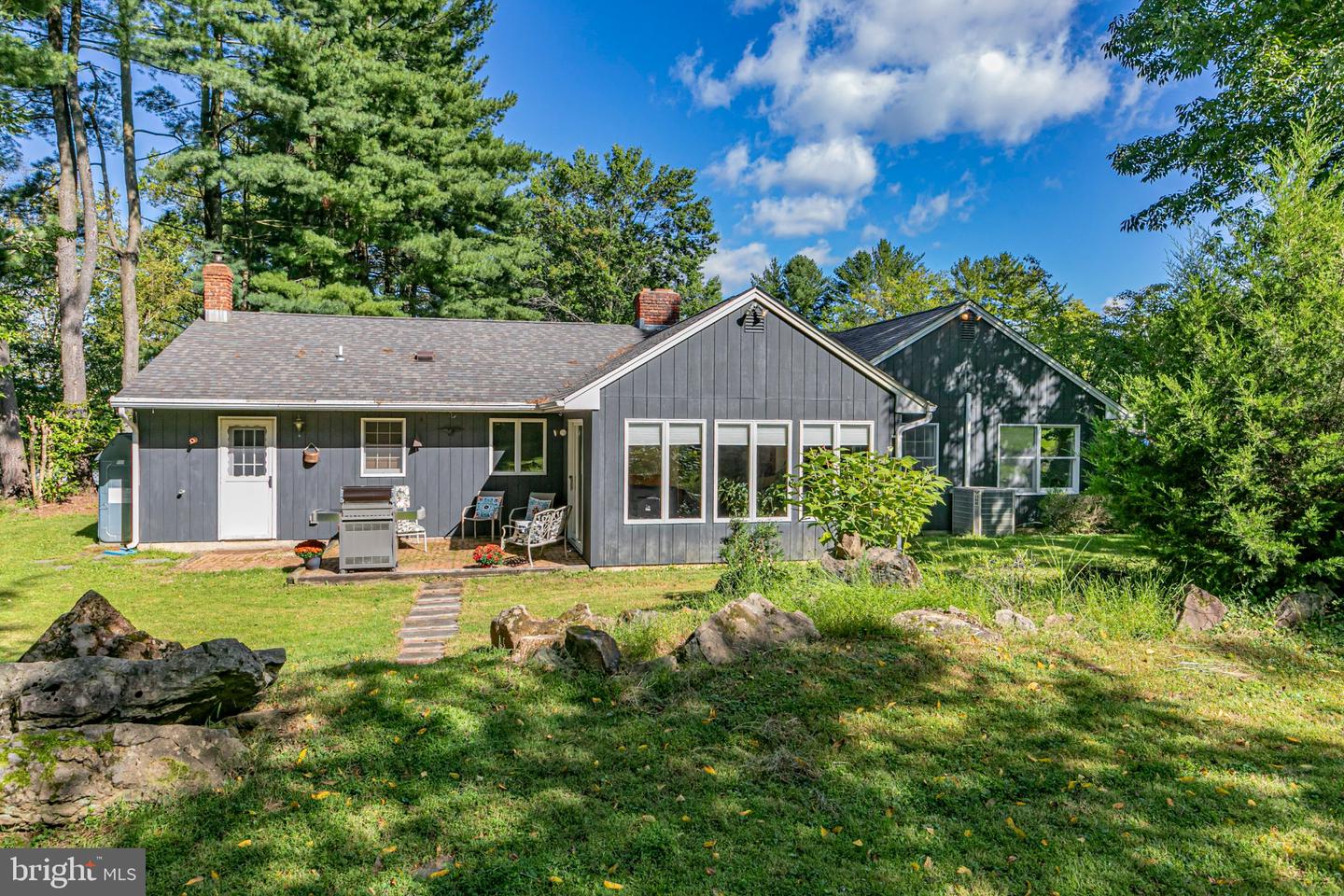 9 Northfield Ct Property Photo 2