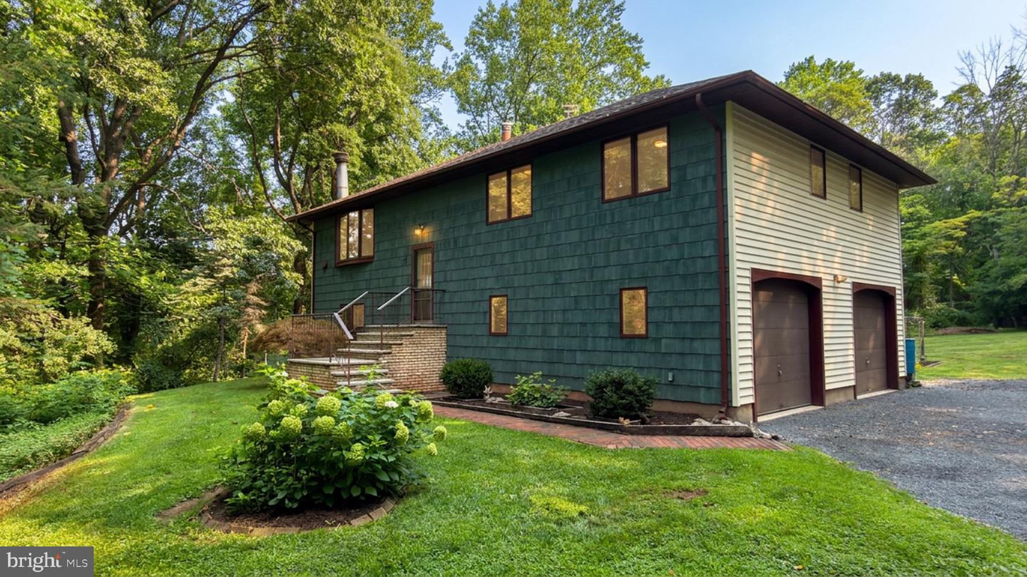 32 GRAVEL HILL RD
