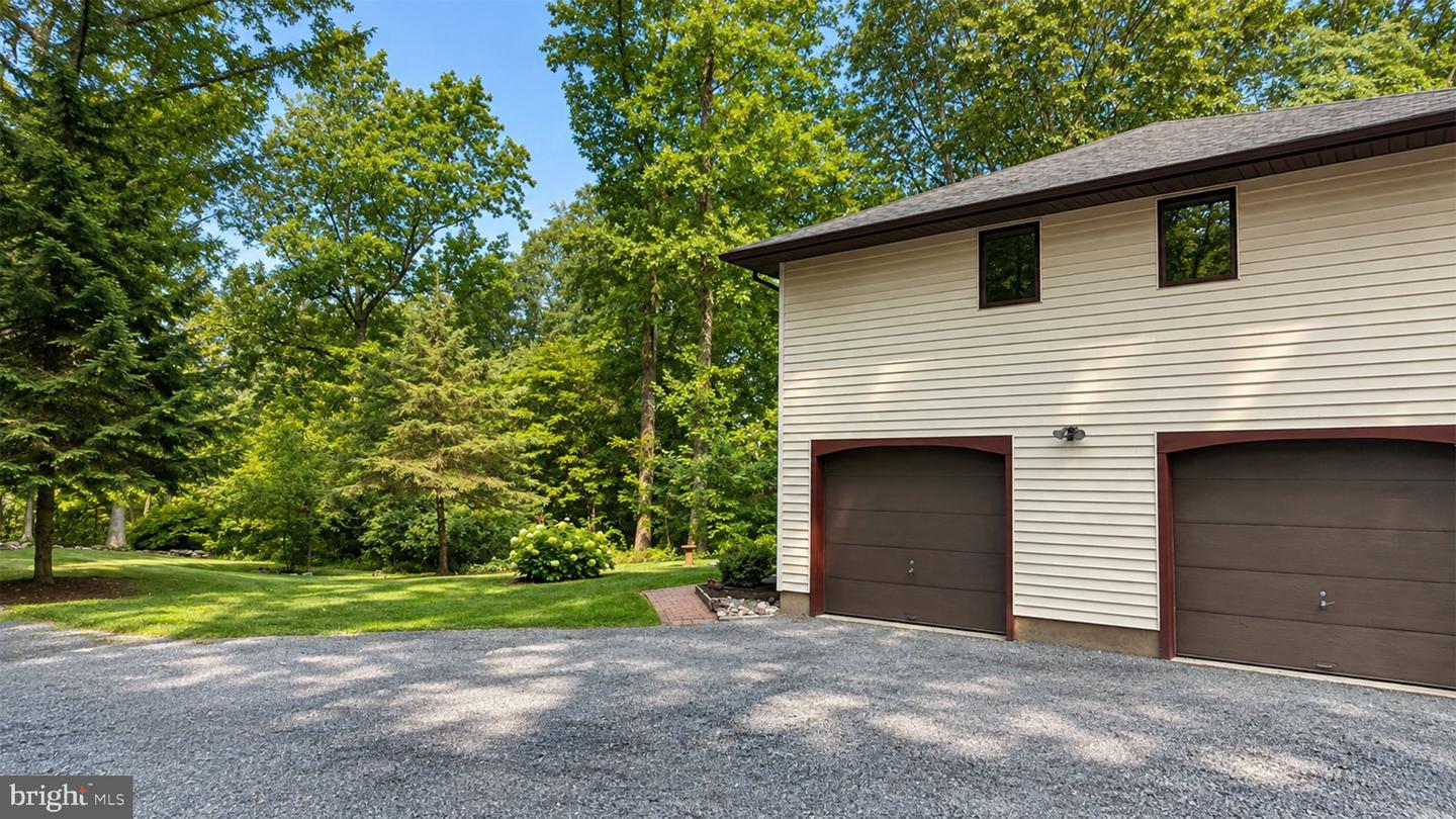 32 Gravel Hill Rd Property Photo 2