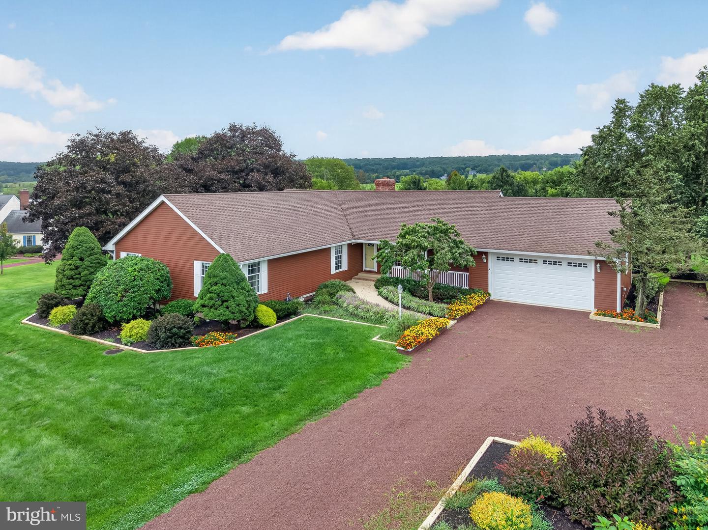 8 Meadow Lark Way Property Photo 1