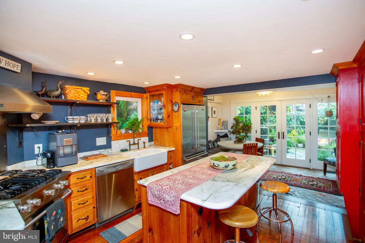 8 Canal St Property Photo 1