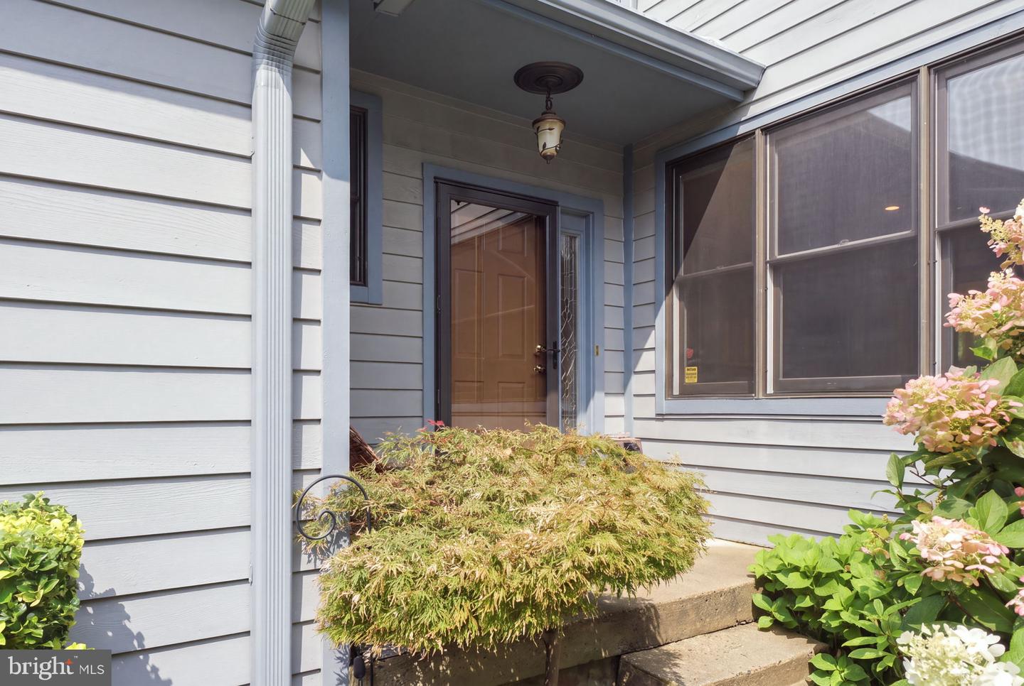 4 Hillside Ct Property Photo 5