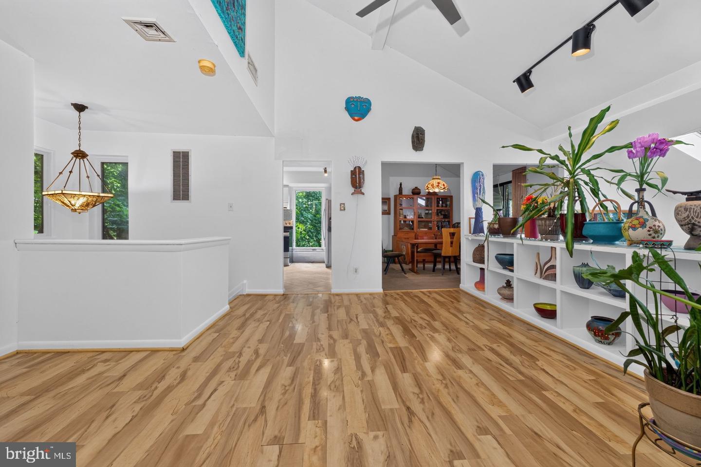 120 Swan St Property Photo 8