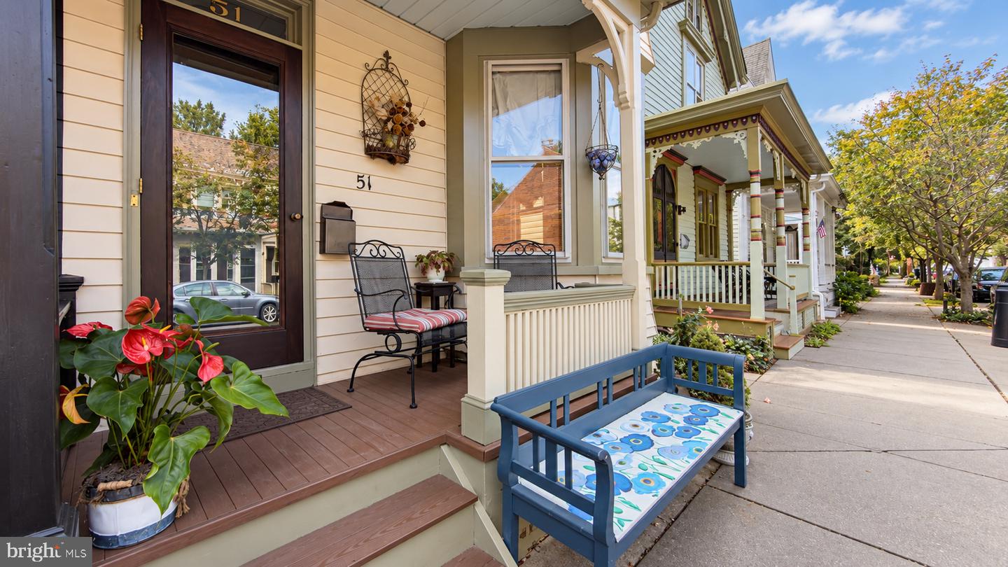 51 PERRY ST Property Photo 1