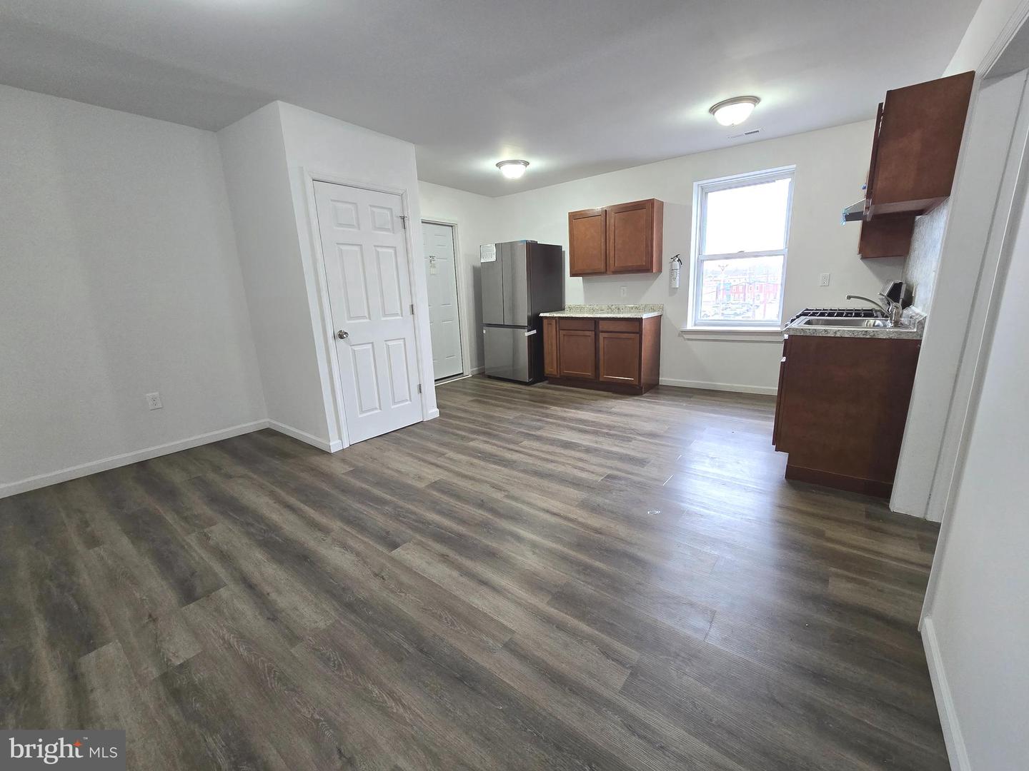 328 - 334 E State St Property Photo 20