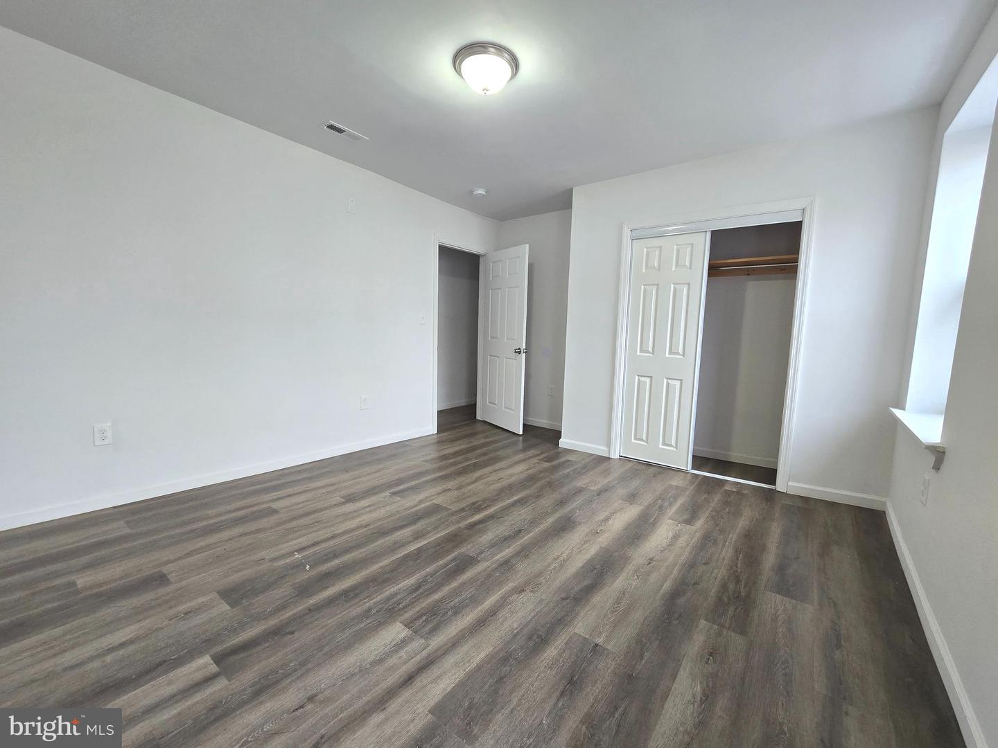 328 - 334 E State St Property Photo 21