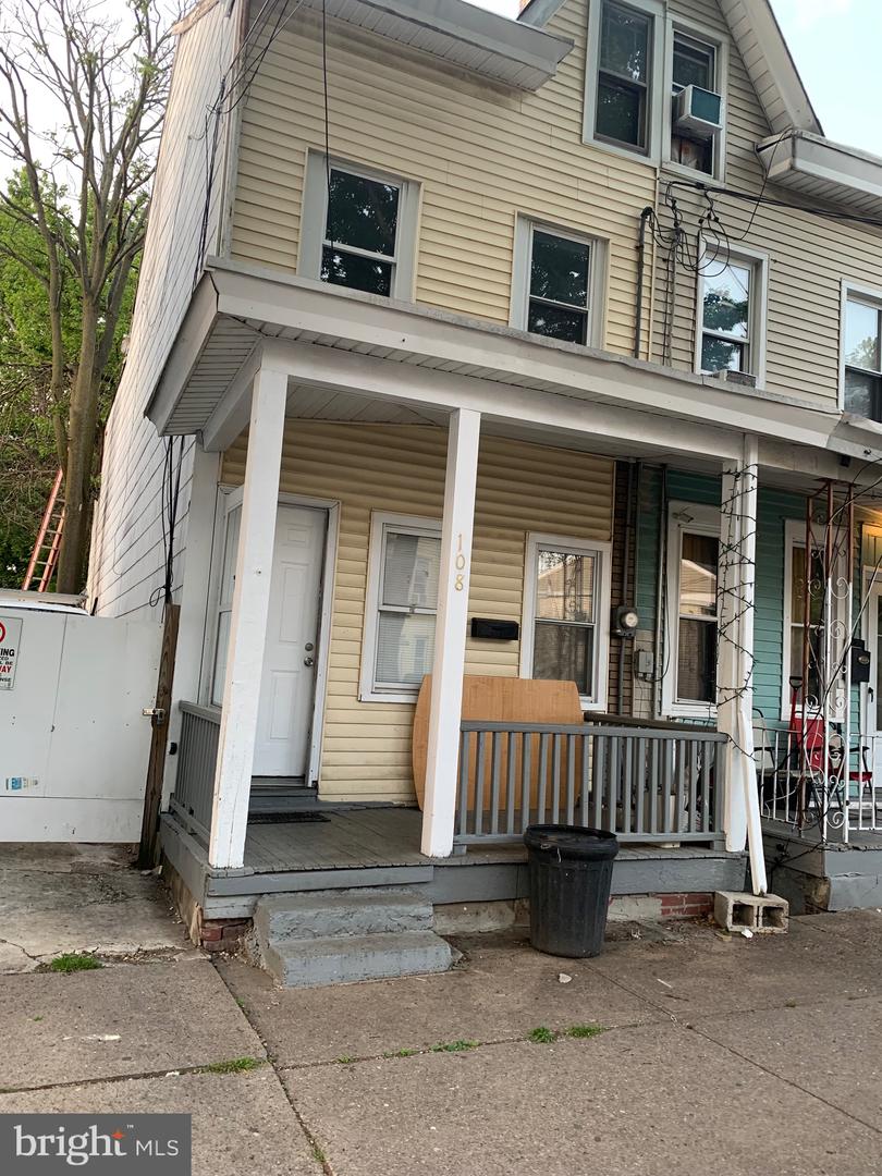 106 Woodland St Property Photo 1