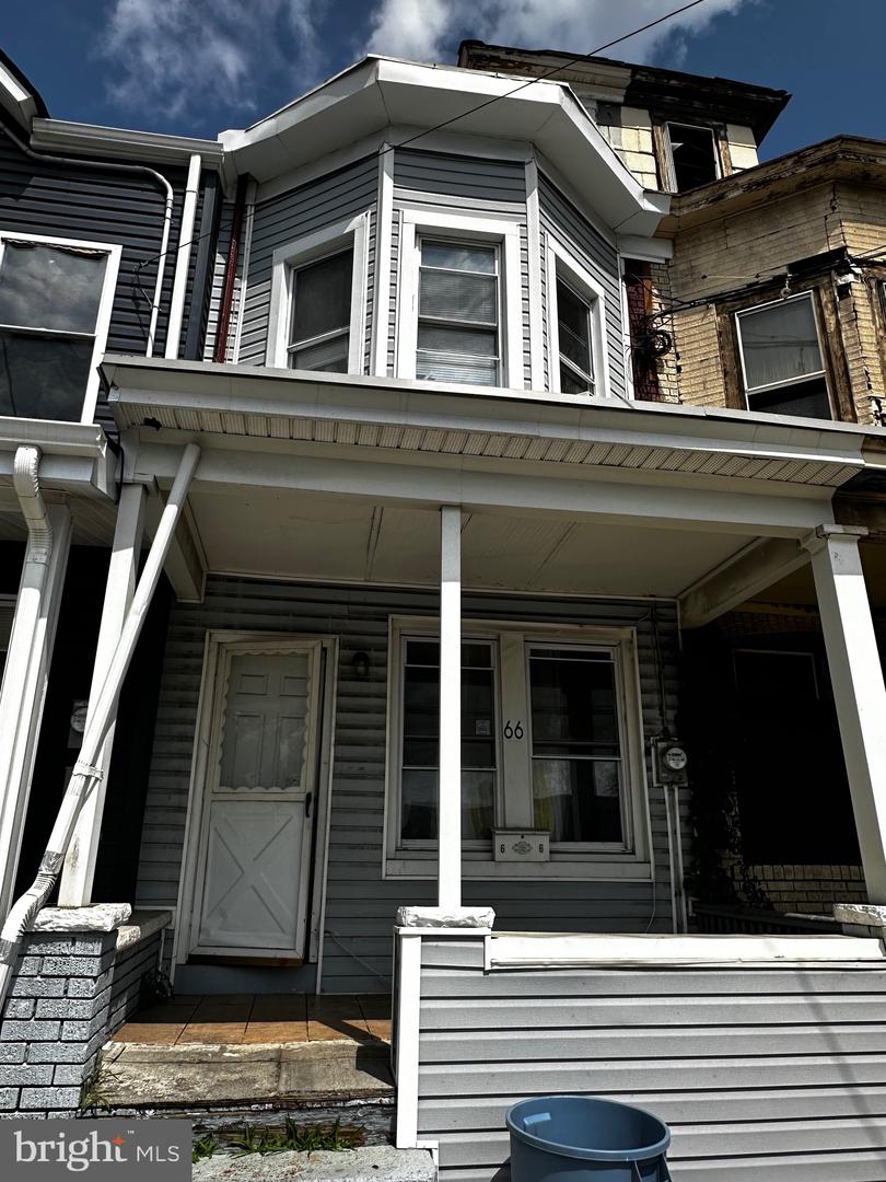 66 N Olden Ave Property Photo 2