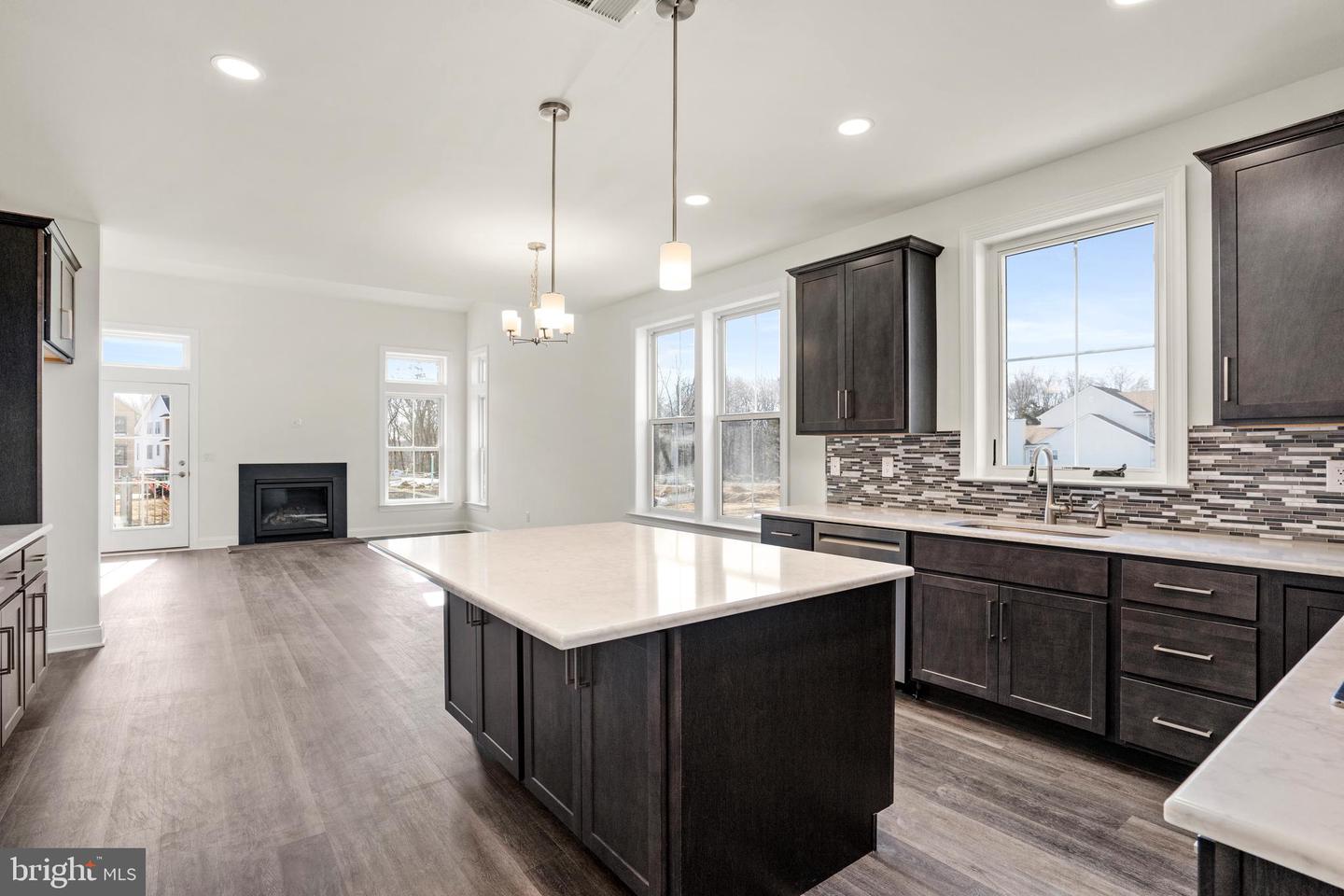 33 Kay Chiarello Way Property Photo 12