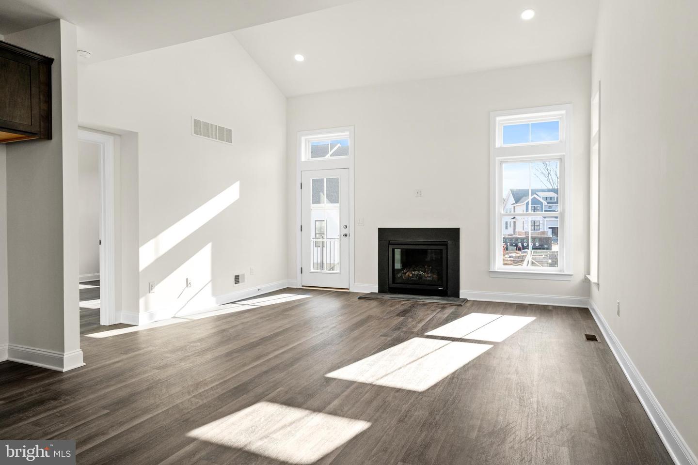 33 Kay Chiarello Way Property Photo 15