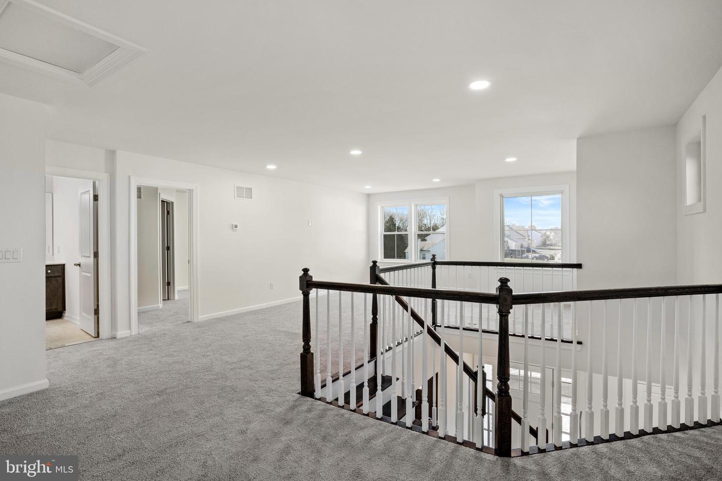 33 Kay Chiarello Way Property Photo 22