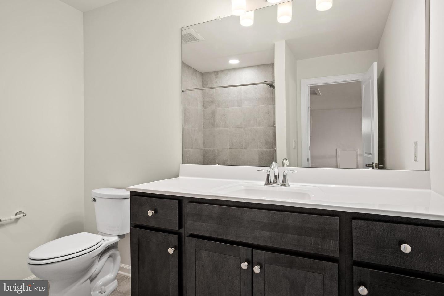 33 Kay Chiarello Way Property Photo 24