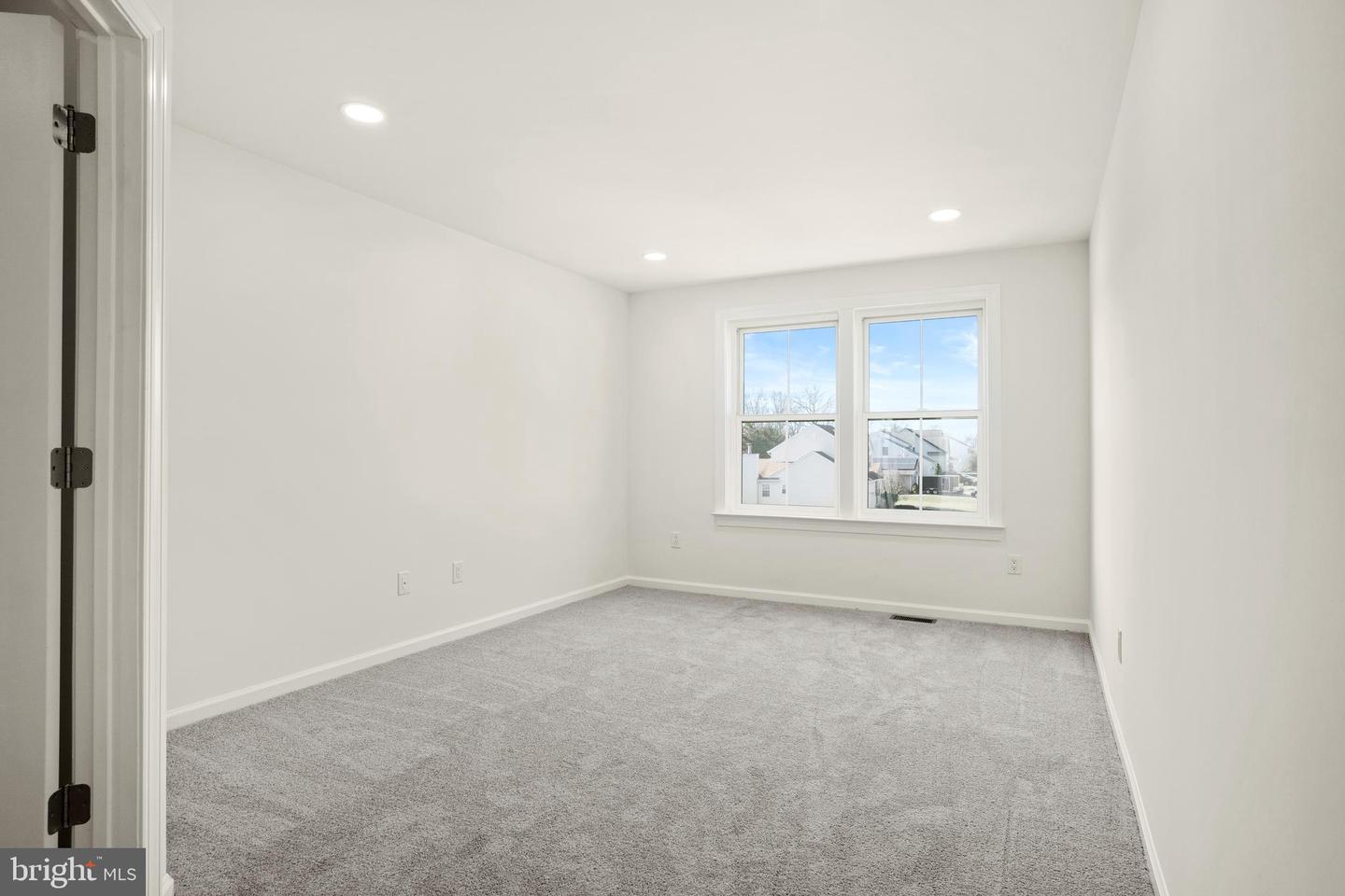 33 Kay Chiarello Way Property Photo 25