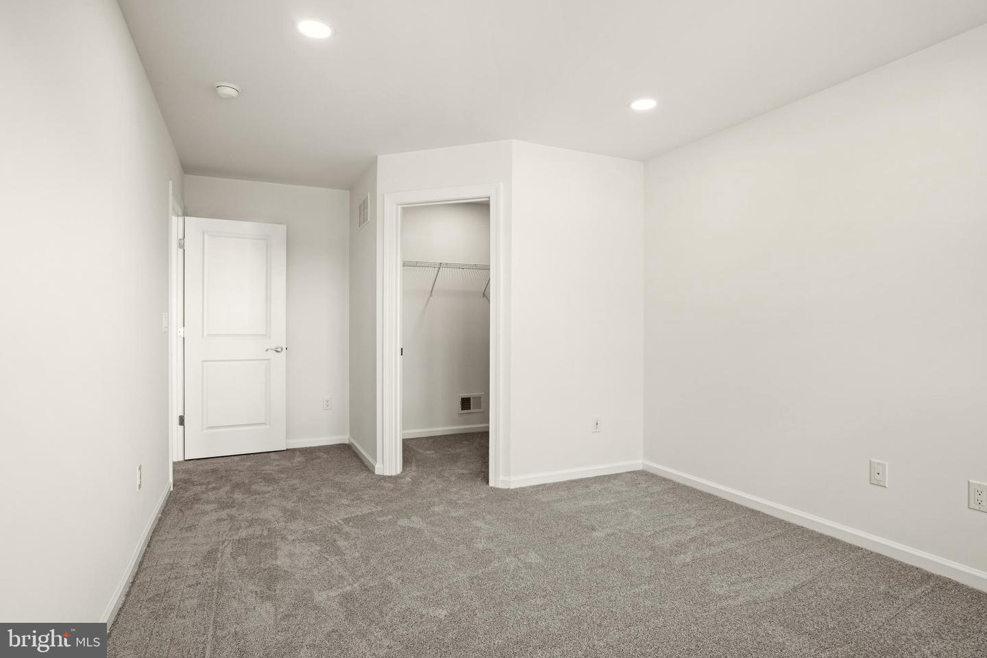 33 Kay Chiarello Way Property Photo 26