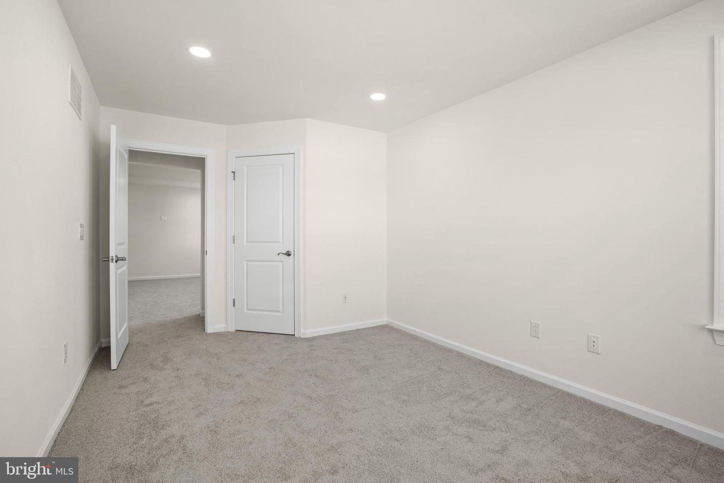 33 Kay Chiarello Way Property Photo 28