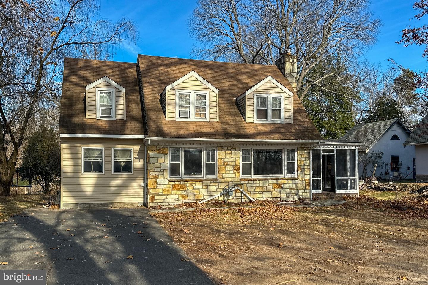 726 RIVER RD Property Photo 1
