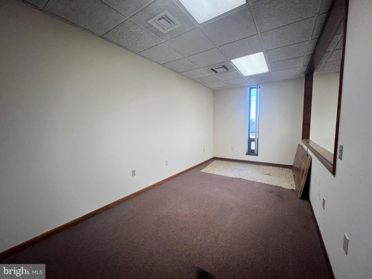6 Colonial Lake Dr #suite G Property Photo 9