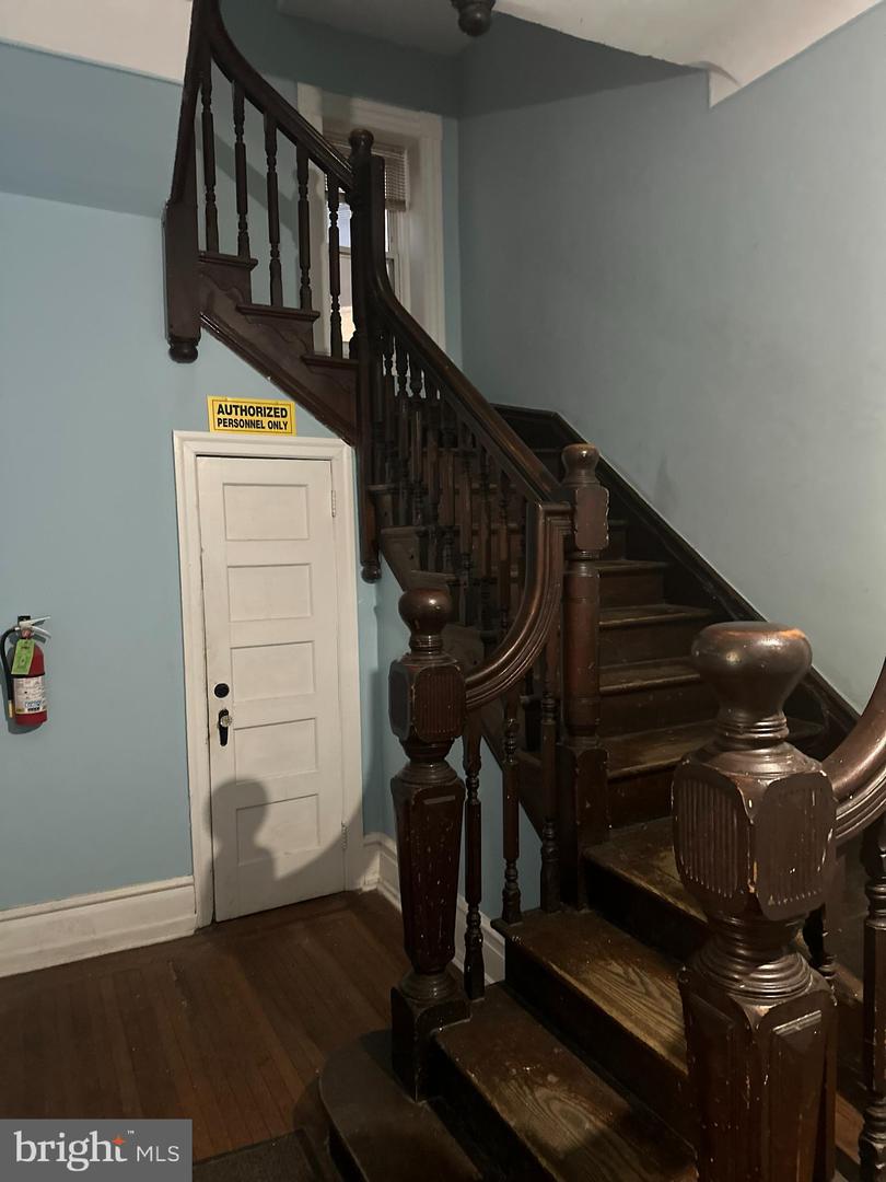 210 W State St Property Photo 6