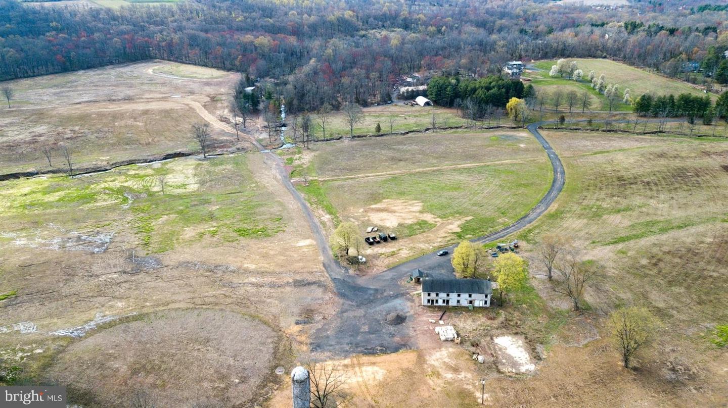 12 Lynnbrook Dr Property Photo 11