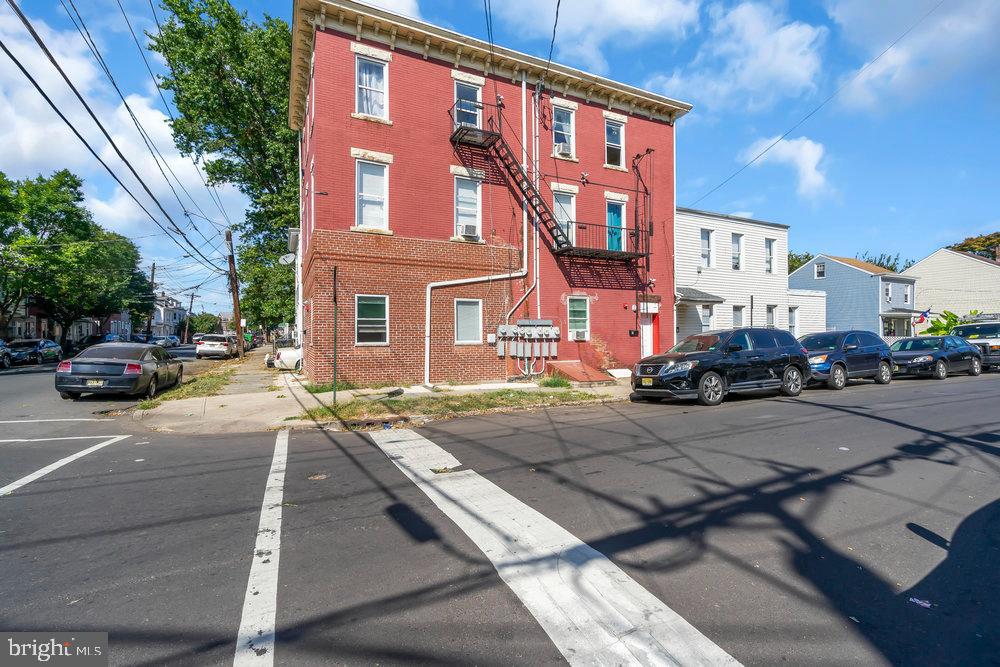 724 Division St Property Photo 11